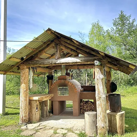 Holiday home відпочинок у закарпатті з карпатським чаном *